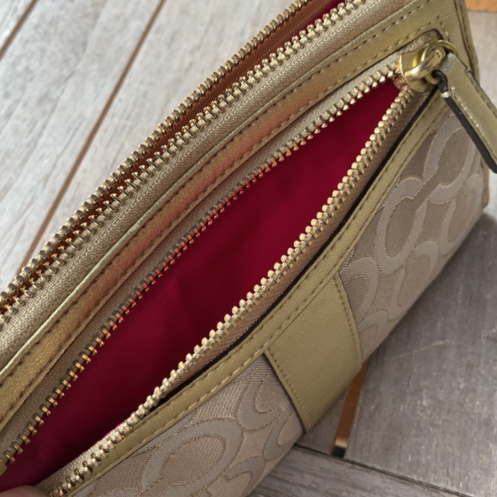 Coach Julia Op Art Zippy wristlet - Picture 6 of 15